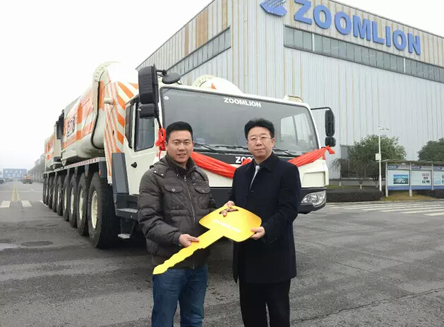 2000吨起重机交车